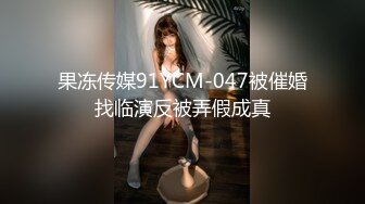 背纹身萌萌哒双马尾美妞，无聊和炮友来一炮，特写深喉吸吮很卖力