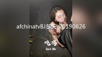 2024.10.19，【安防精品】，中年人妻，穿戴黑丝白色高跟长靴，尽显女王气质，操到神经错乱