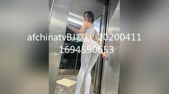 粉粉小厨娘做饭时被爸爸抱腰后入，小白袜玛丽珍鞋 超可爱的LO裙小女仆