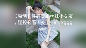 -餐厅女厕偷拍连衣裙美少妇把粑粑拉到了内裤不能穿了