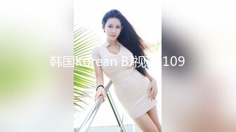 学校女厕全景偷拍长发美女老师的多毛小黑鲍