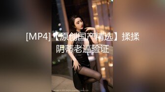 勾搭外卖小哥 男主藏柜子里偷拍，男主想三P直接柜子里出来，吓的小哥软了直接开溜，贵在真实!