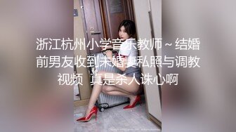 金色短发小骚货 婚纱情趣装操逼 撩下衣服揉捏奶子 埋头舔屌 扒开丁字裤后入