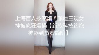 最喜欢穿连衣裙的漂亮小姐姐，手一伸就可以了揉逼吸奶子，乳沟勾人一进宾馆就紧紧抱住迫不及待插入耸动