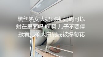 家庭摄像头破解真实偸拍，知识分子夫妻家中一起看A片助兴，来感觉后互摸客厅打一炮回床上继续干，性福啊 (5)