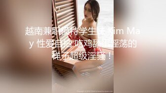 商场女厕偷拍黑衣灰长裙美女❤️鲍鱼真肥肉唇已经磨白了