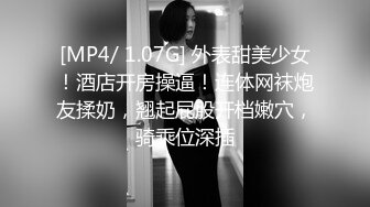 热辣夏天 与性感淫荡已婚妇女偷情她老公刚外出就约我，无套内射她